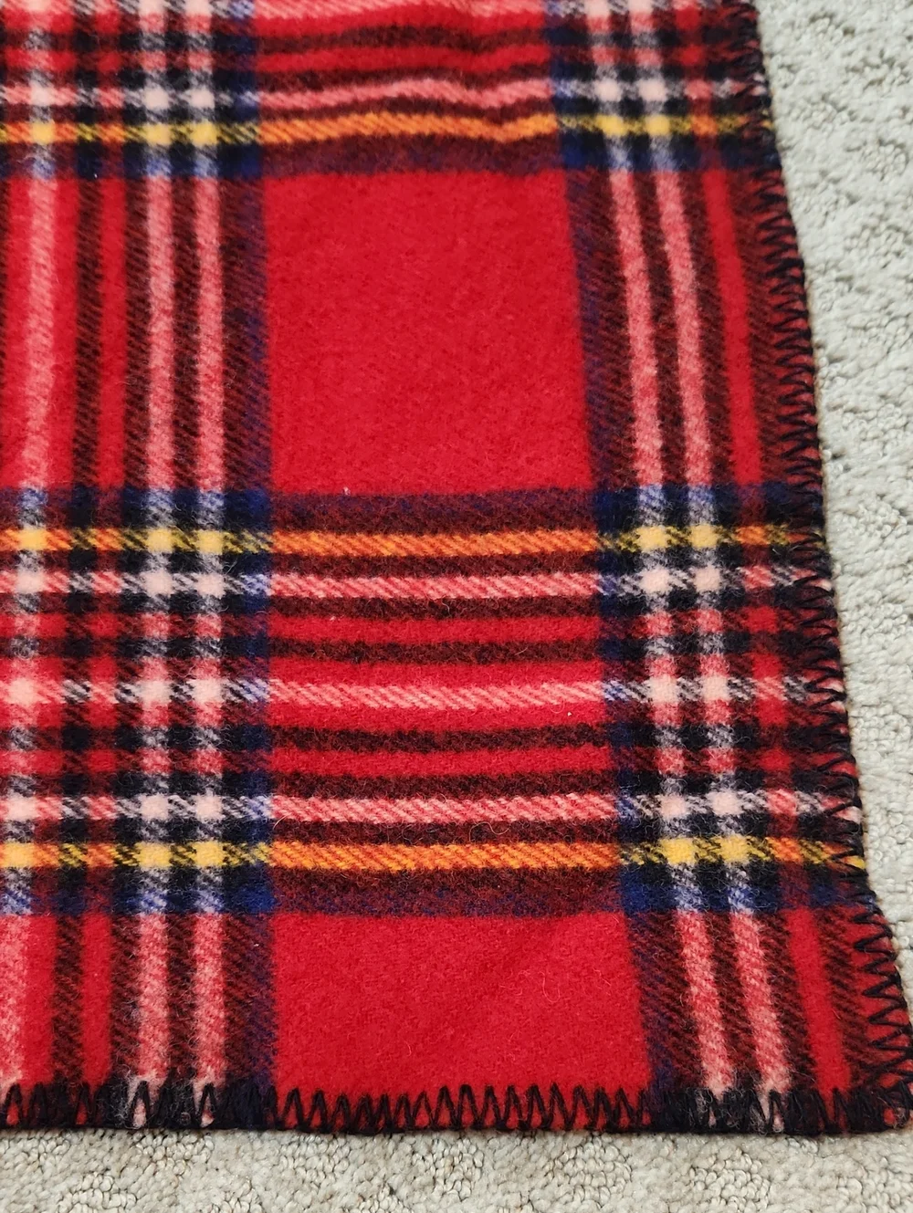 L.L. Bean Red Stewart Tarten Plaid 100% Wool Blanket 86x95 Vintage 1980's